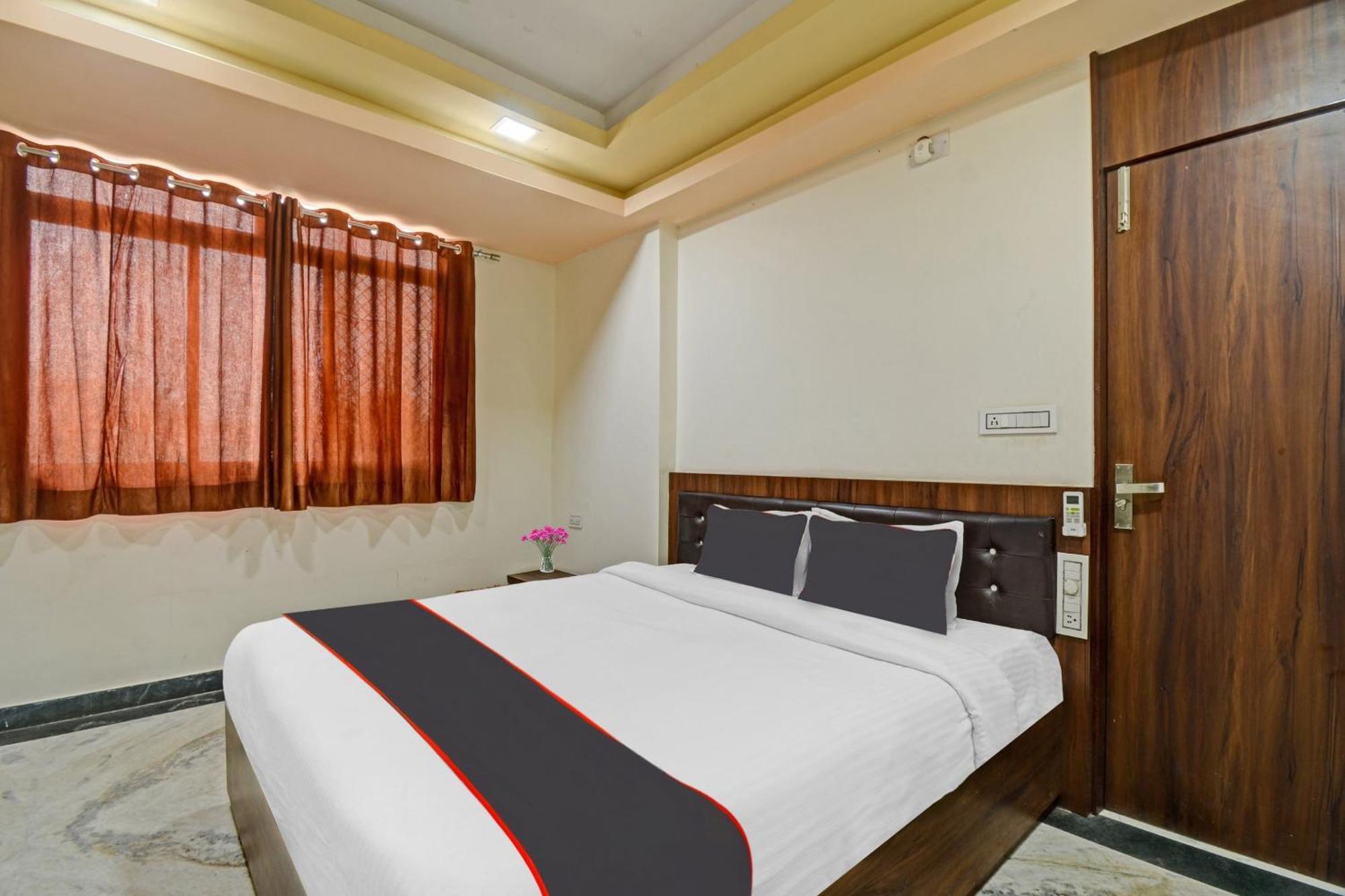 Collection O The Sunrise Hotel Udaipur Exterior photo